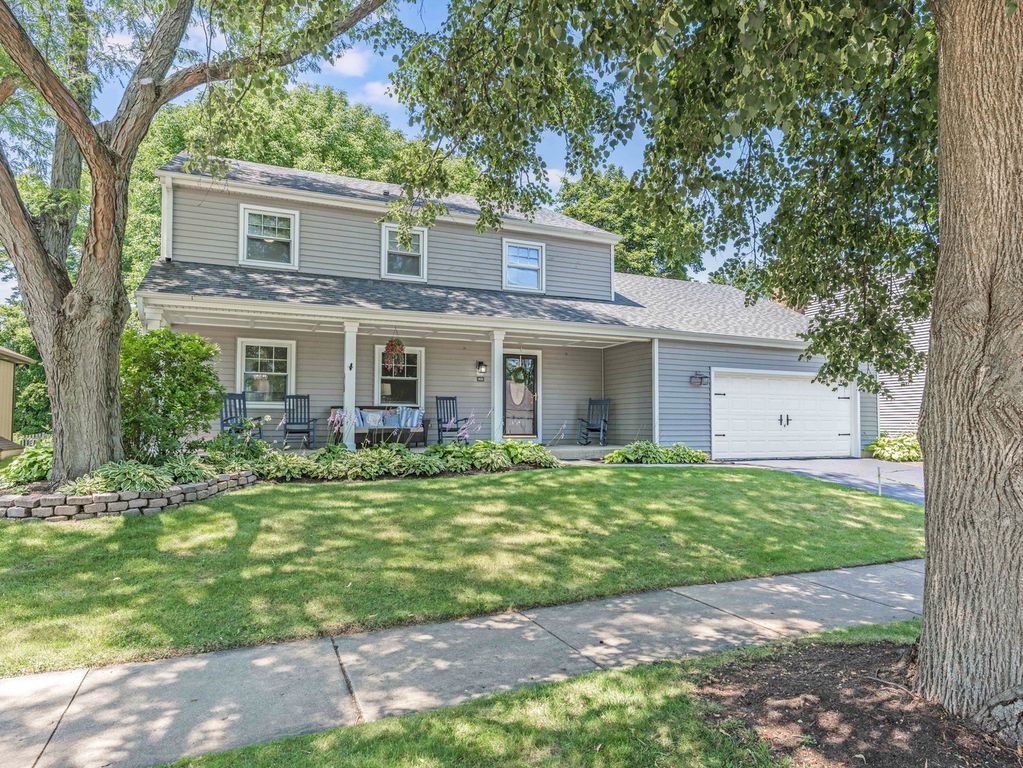 1621 Kenyon Drive, Naperville, IL 60565