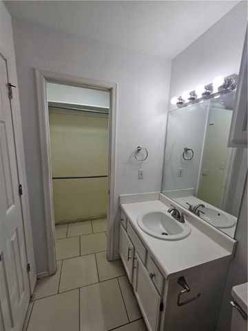 2326 Roselawn Street, Rogers, AR 72756