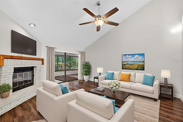 301 CLUSTERWOOD DRIVE, Yalaha, FL 34797