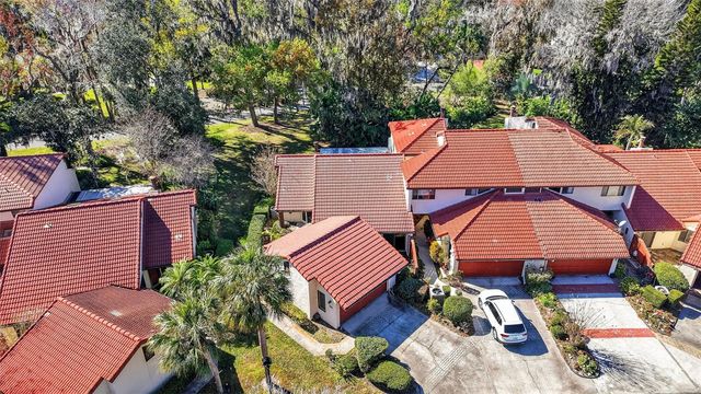 301 CLUSTERWOOD DRIVE, Yalaha, FL 34797