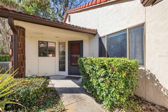 301 CLUSTERWOOD DRIVE, Yalaha, FL 34797