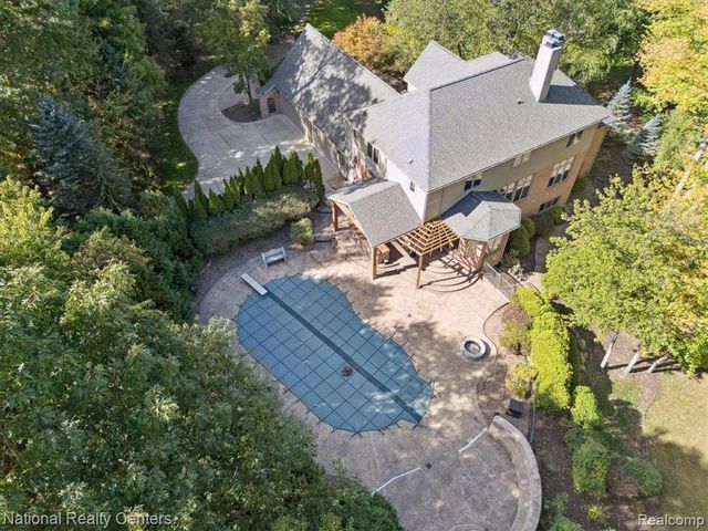 1569 Gleneagles, Highland, MI 48357