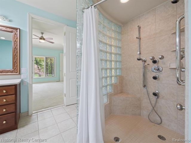 1569 Gleneagles, Highland, MI 48357