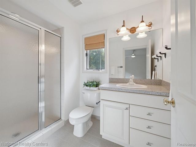 1569 Gleneagles, Highland, MI 48357