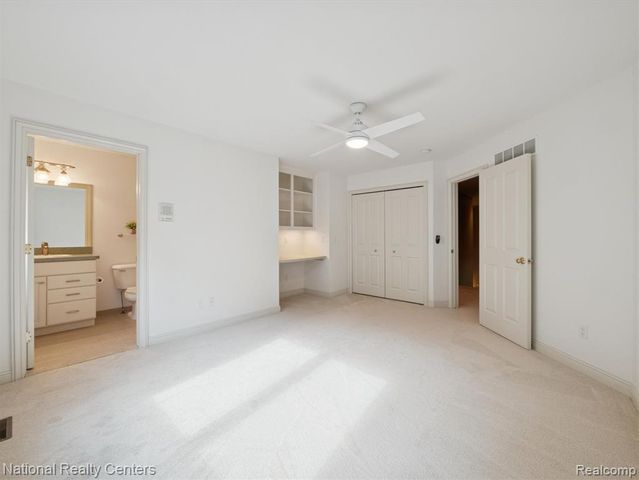 1569 Gleneagles, Highland, MI 48357