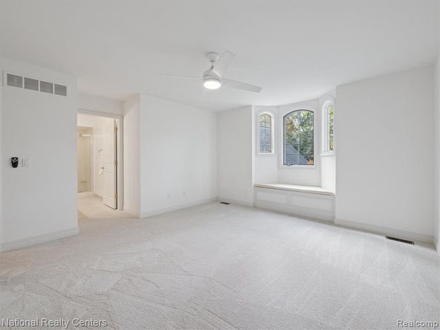 1569 Gleneagles, Highland, MI 48357