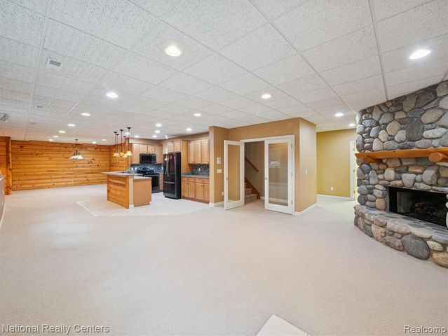 1569 Gleneagles, Highland, MI 48357