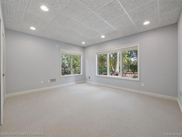 1569 Gleneagles, Highland, MI 48357