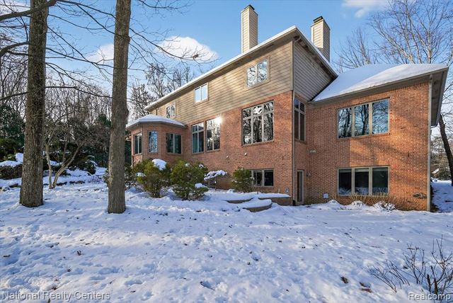 1569 Gleneagles, Highland, MI 48357