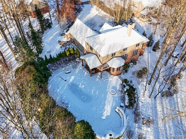 1569 Gleneagles, Highland, MI 48357