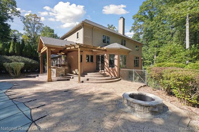 1569 Gleneagles, Highland, MI 48357