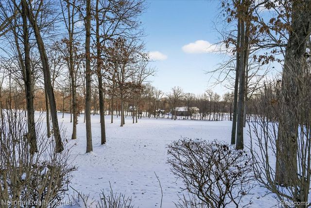 1569 Gleneagles, Highland, MI 48357