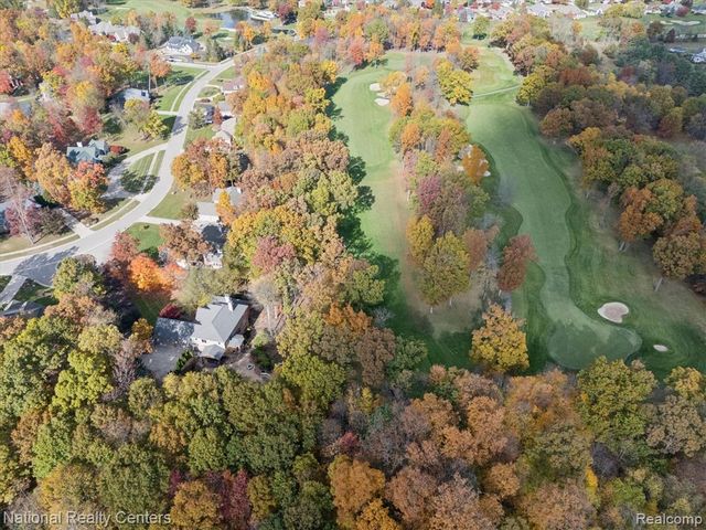 1569 Gleneagles, Highland, MI 48357