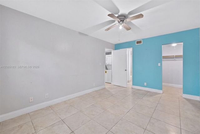 3007 N Oakland Forest Drive 107, Oakland Park, FL 33309