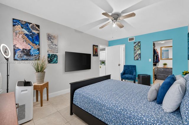 3007 N Oakland Forest Drive 107, Oakland Park, FL 33309