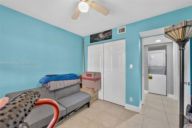 3007 N Oakland Forest Drive 107, Oakland Park, FL 33309