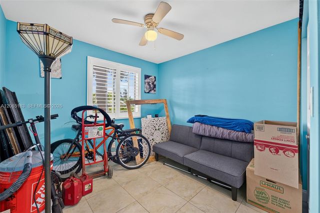 3007 N Oakland Forest Drive 107, Oakland Park, FL 33309