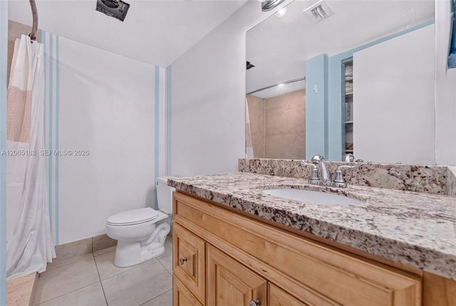 3007 N Oakland Forest Drive 107, Oakland Park, FL 33309