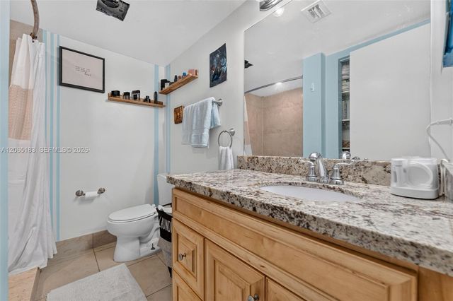 3007 N Oakland Forest Drive 107, Oakland Park, FL 33309