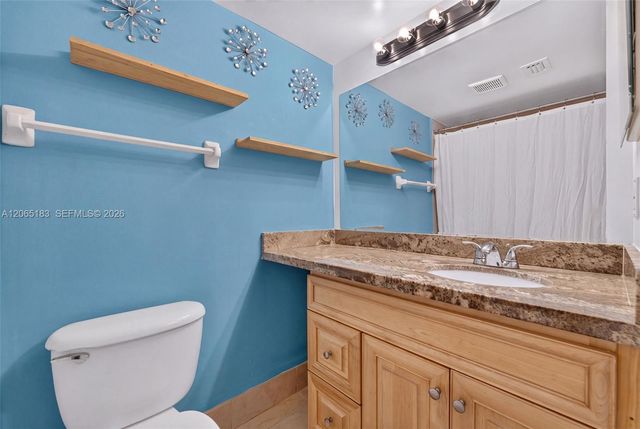 3007 N Oakland Forest Drive 107, Oakland Park, FL 33309