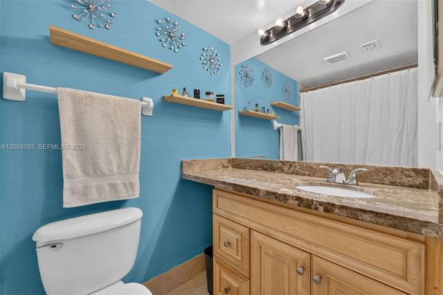 3007 N Oakland Forest Drive 107, Oakland Park, FL 33309