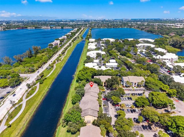 3007 N Oakland Forest Drive 107, Oakland Park, FL 33309