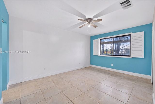 3007 N Oakland Forest Drive 107, Oakland Park, FL 33309