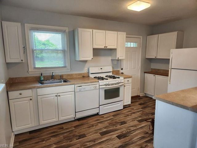 9553 19th Bay ST, Norfolk, VA 23518