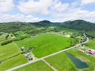5961 LOOKINGGLASS Rd, Roseburg, OR 97470
