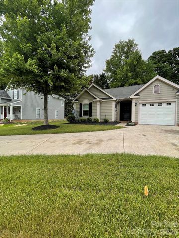 3102 Mintleaf Drive, Charlotte, NC 28269