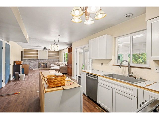 2900 Wagonwheel Ct, Fort Collins, CO 80526