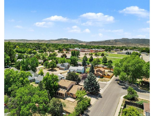 2900 Wagonwheel Ct, Fort Collins, CO 80526