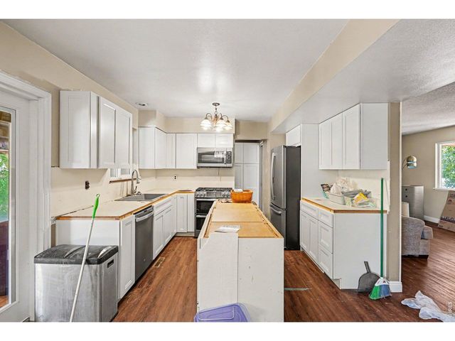 2900 Wagonwheel Ct, Fort Collins, CO 80526