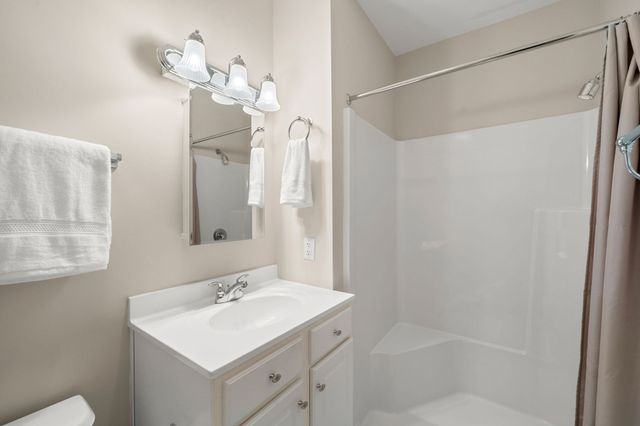 210 Chickering Rd 201A, North Andover, MA 01845