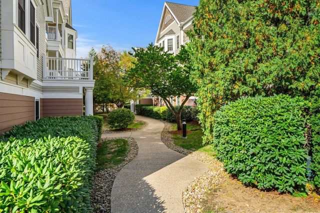 210 Chickering Rd 201A, North Andover, MA 01845
