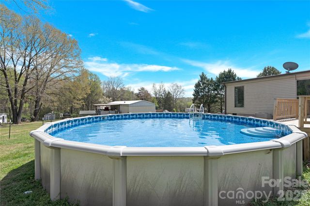 3770 Macklin Street, Claremont, NC 28610