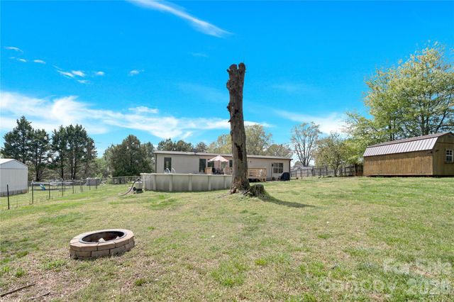 3770 Macklin Street, Claremont, NC 28610