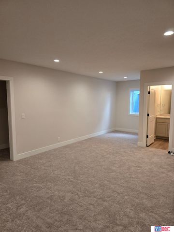735 Penrose Drive, Lincoln, NE 68521