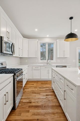 16 Landing Way, Rochester, NH 03868