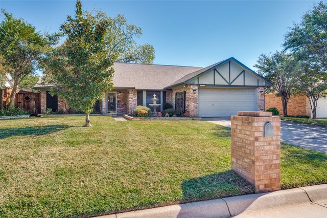 5109 Eagle Nest Drive, Arlington, TX 76017