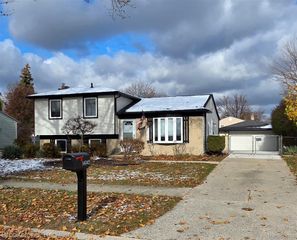 14945 Annapolis Drive, Sterling Heights, MI 48313