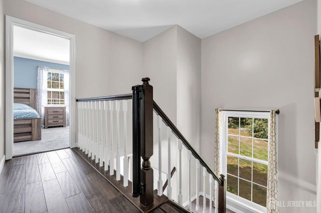 49 Lantern Lane, Sayreville, NJ 08872