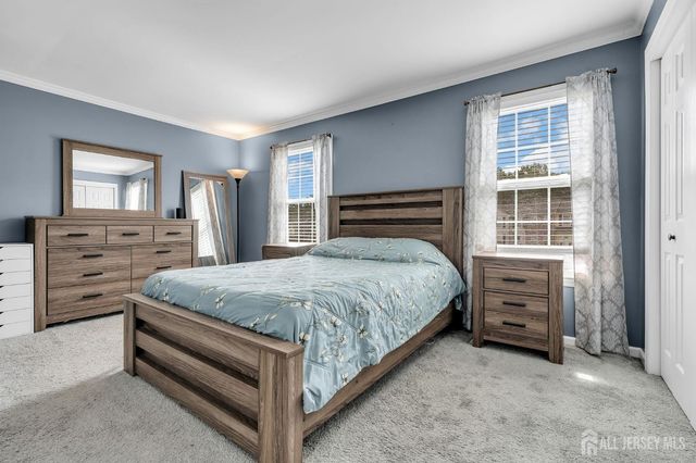 49 Lantern Lane, Sayreville, NJ 08872