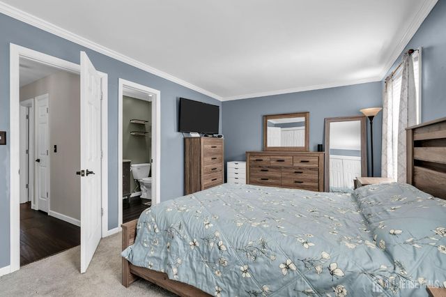 49 Lantern Lane, Sayreville, NJ 08872