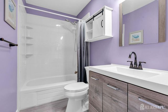 49 Lantern Lane, Sayreville, NJ 08872