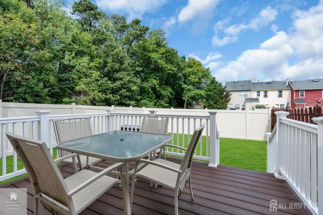 49 Lantern Lane, Sayreville, NJ 08872