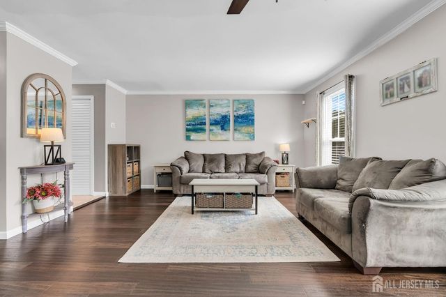 49 Lantern Lane, Sayreville, NJ 08872