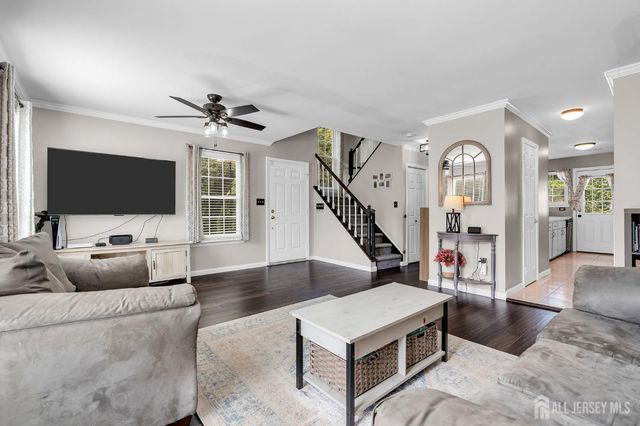 49 Lantern Lane, Sayreville, NJ 08872