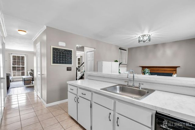 49 Lantern Lane, Sayreville, NJ 08872