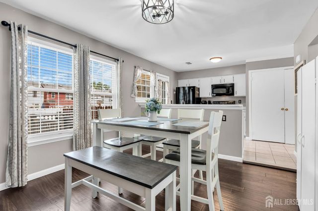 49 Lantern Lane, Sayreville, NJ 08872